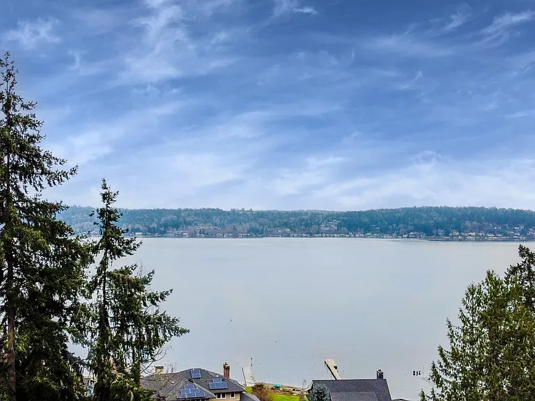 247 W Lake Sammamish Pkwy SE — Photo 4