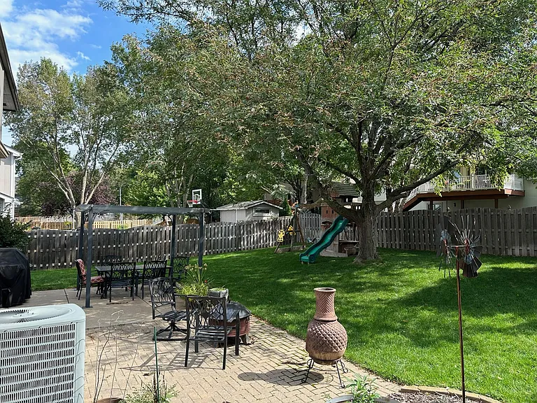17007 Karen St — Photo 35