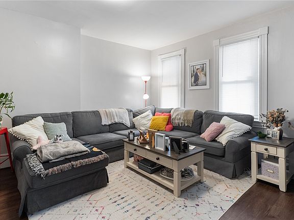 3rd image of 415/417 N 2nd St