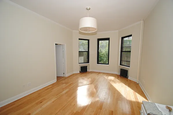 Rented by Buchbinder & Warren | media 11