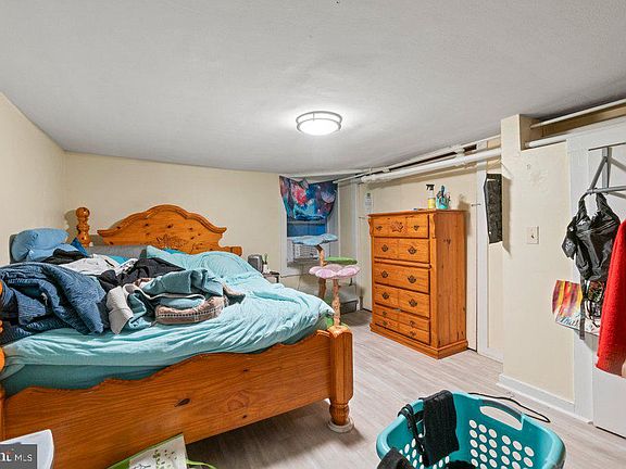 5th image of 2810 Saint Paul St