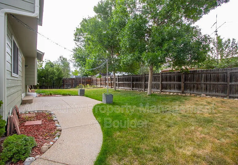 2124 Stuart St — Photo 22