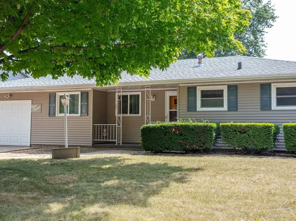 815 NW Greenfield Ave, Waverly, IA 50677