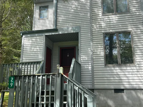 29 Castagnolia Dr, Unit, PA 18624