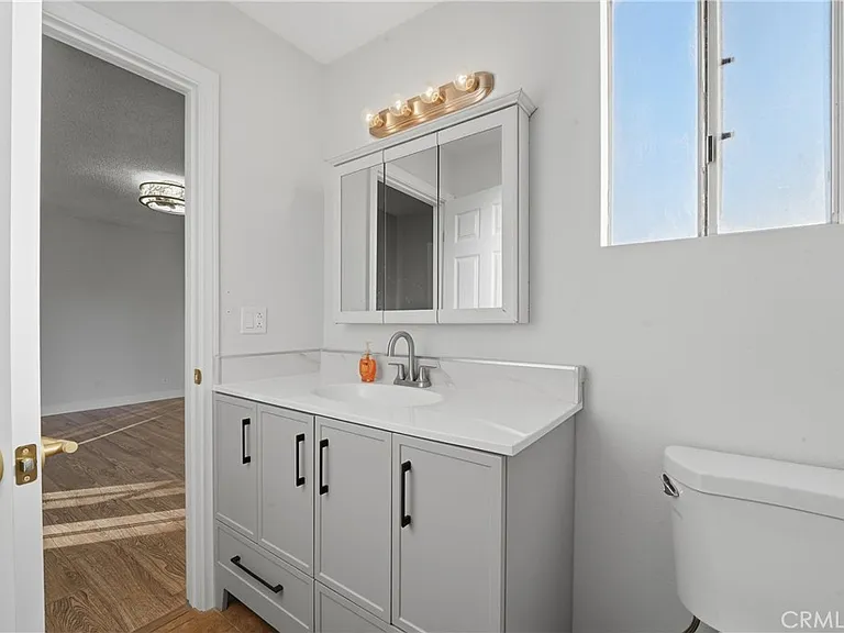 6255 Mitchell Ave — Photo 20