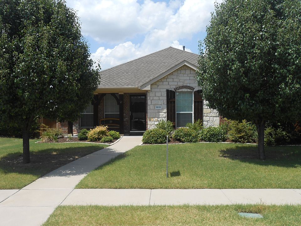 1st image of 1619 Summerfield Dr