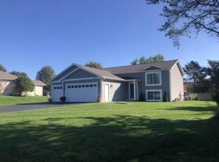 2212 Meadow Dr, Kronenwetter, WI 54455