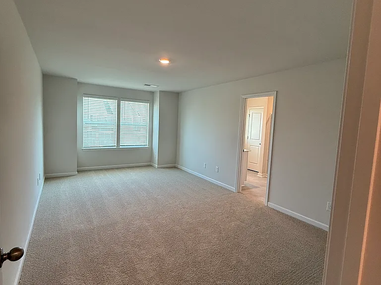 1256 Evelynnview Ln — Photo 10