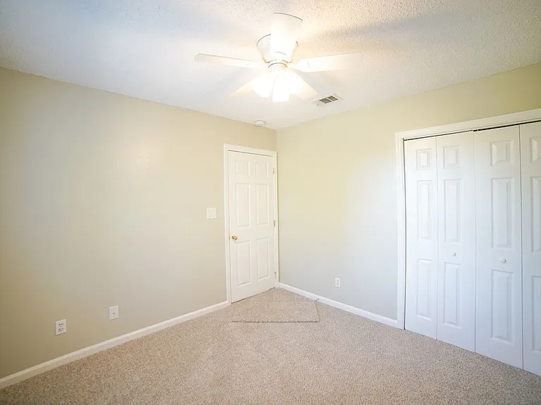 1100 Green Tree Ct #F — Photo 5