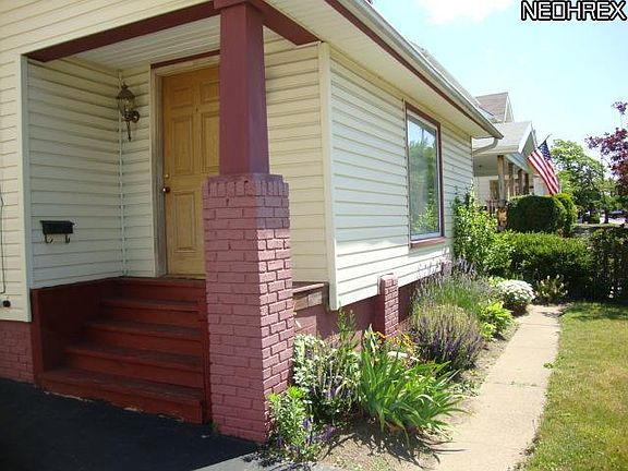 3rd image of 11409 Glenboro Dr