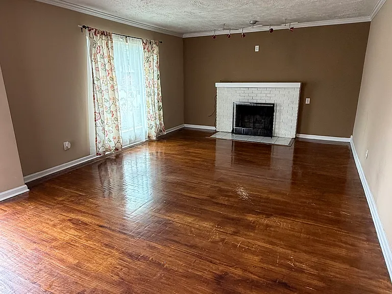 1654 Broad Ripple Ave — Photo 3