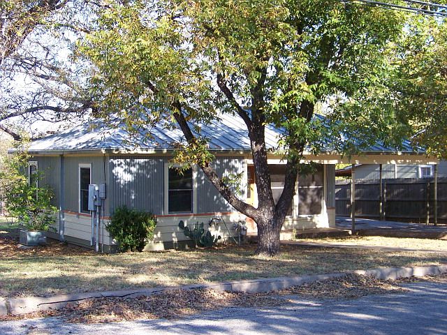 1st image of 806 W Travis St