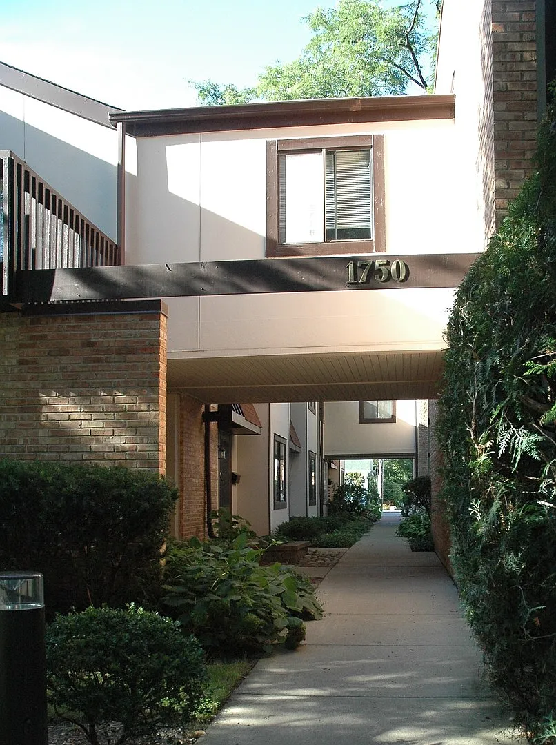 4 bed, 2.5 bath, 1500 sqft, $3,150 — Photo 1