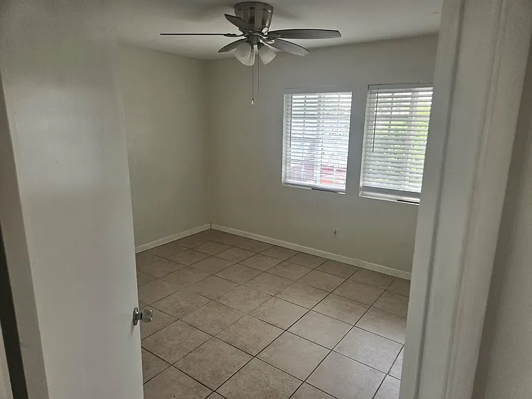 135 Elkwood Ave — Photo 14
