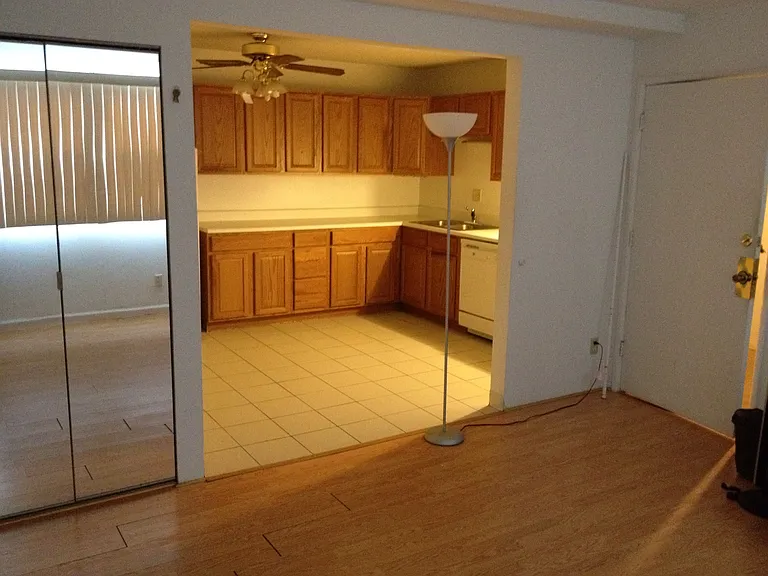 737 18th St #5 — Photo 3