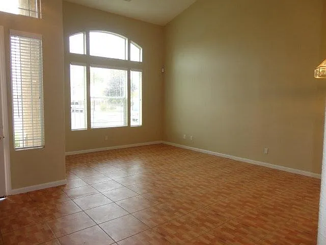 781 N Valley Forge Dr — Photo 3