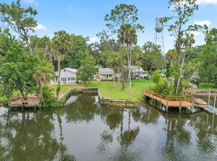 5201 Riverside Dr, Yankeetown, FL 34498