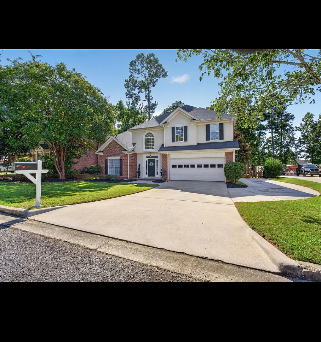 5 bed, 2794 sqft, $2,500 — Photo 2