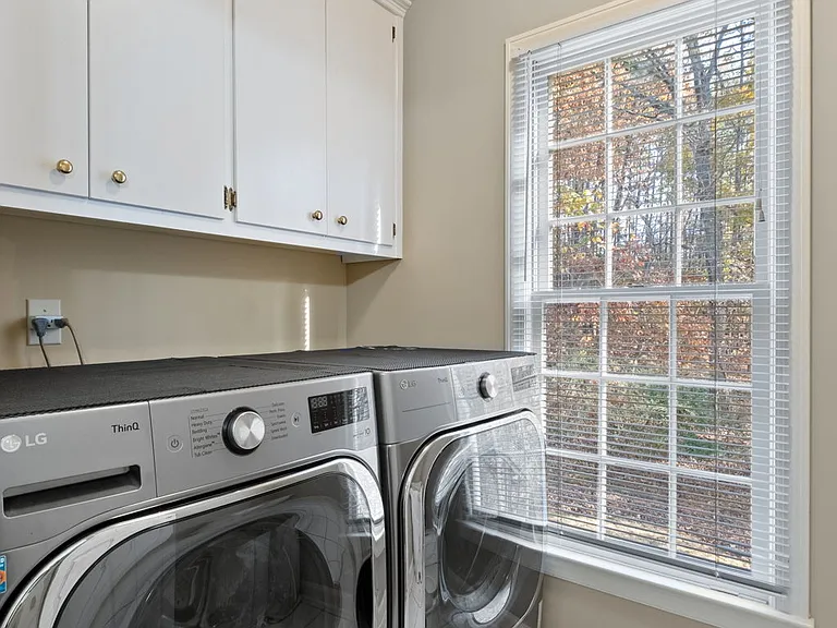 2293 Camden Dr SW — Photo 20