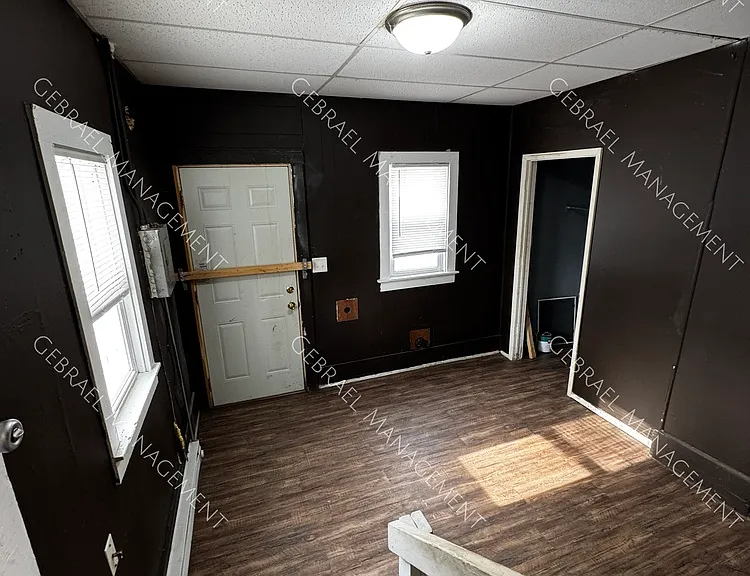 217 Vermont St — Photo 2