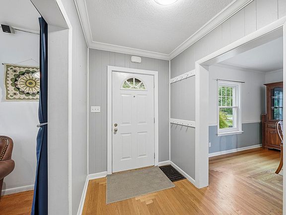 2nd image of 1451 Poplar St