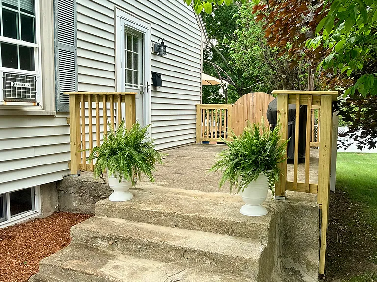 101 Mann St — Photo 41
