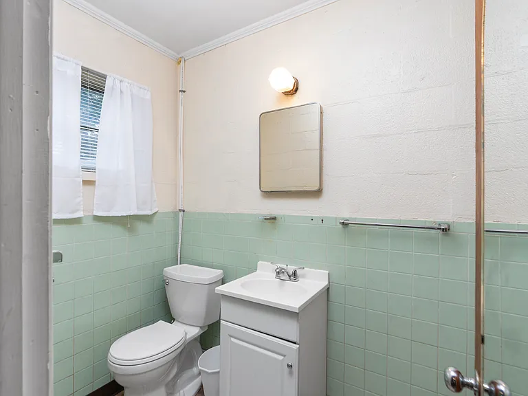 130 N Jefferson St — Photo 11