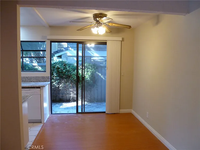 215 Springview — Photo 2