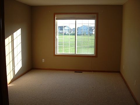 4th image of 11213 Isanti Ct NE