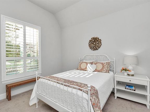 3rd image of 11315 Sandhaven Dr