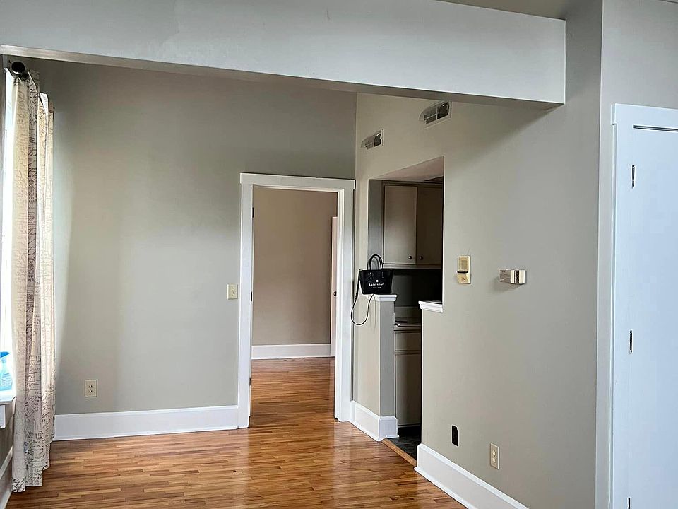 1st image of 401 Lewis St