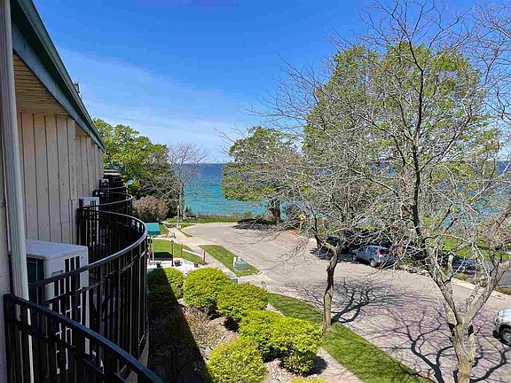 5th image of 104 W Dixon Ave #68