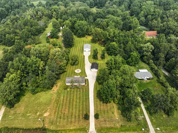 7744 Puttygut Rd, Casco, MI 48064