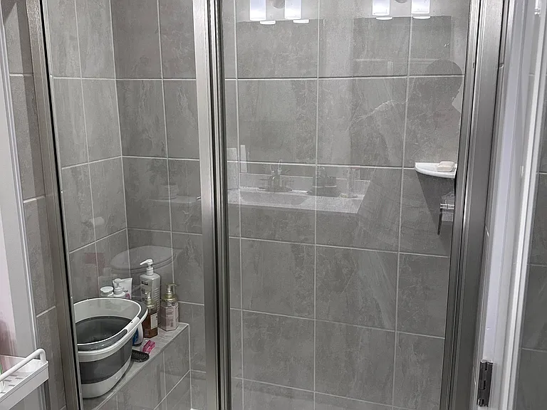 Master Bathroom 3, 1st Floor.