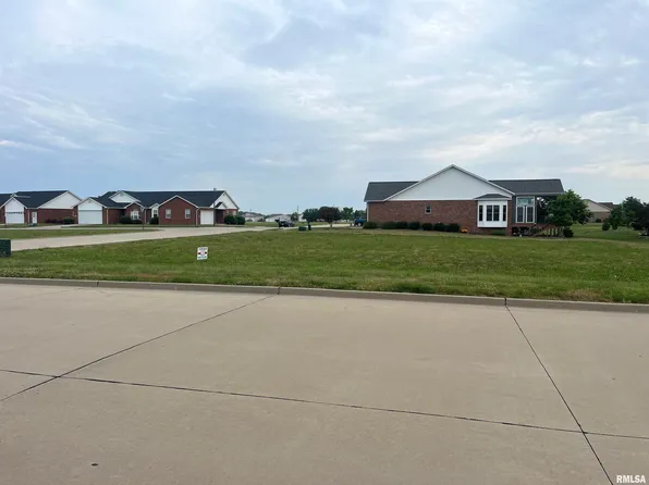 5-25 & #35, Highland, IL 62249