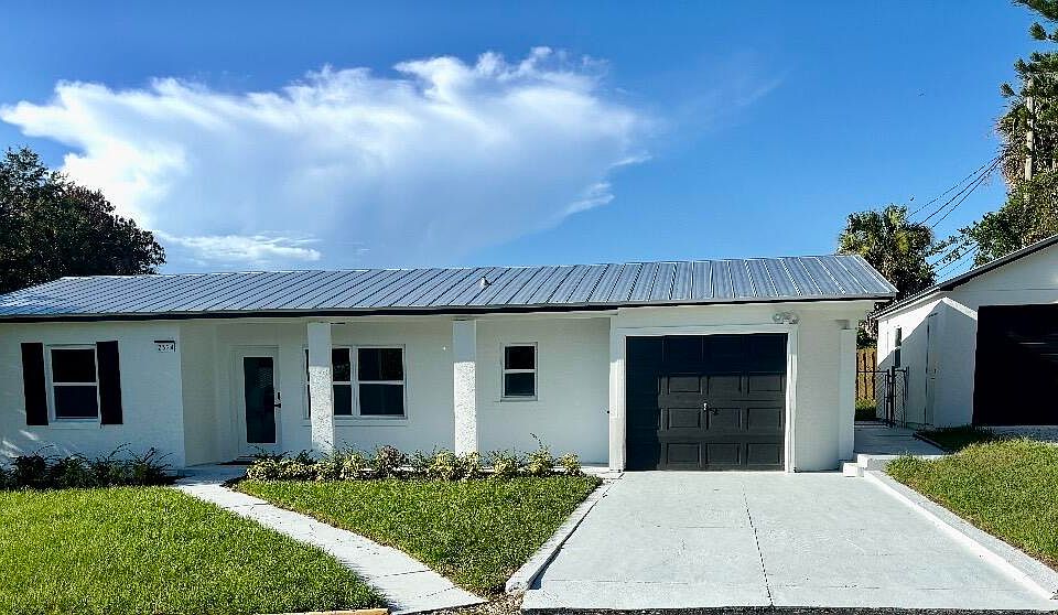 1st image of 2324 NE Pine Ridge Street