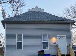 1219 20th Ave SW, Cedar Rapids, IA 52404