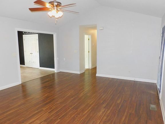 3rd image of 2802 Mitchell Wood Dr