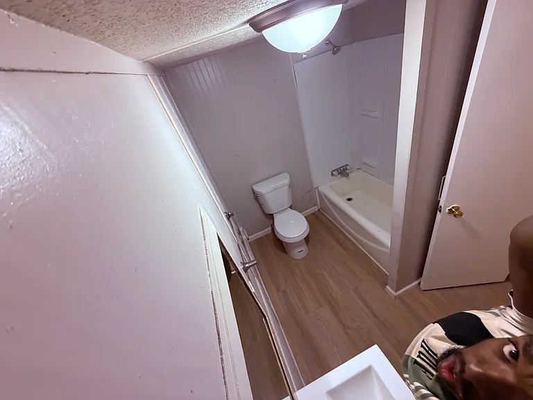 411 Bush St E #10 — Photo 4