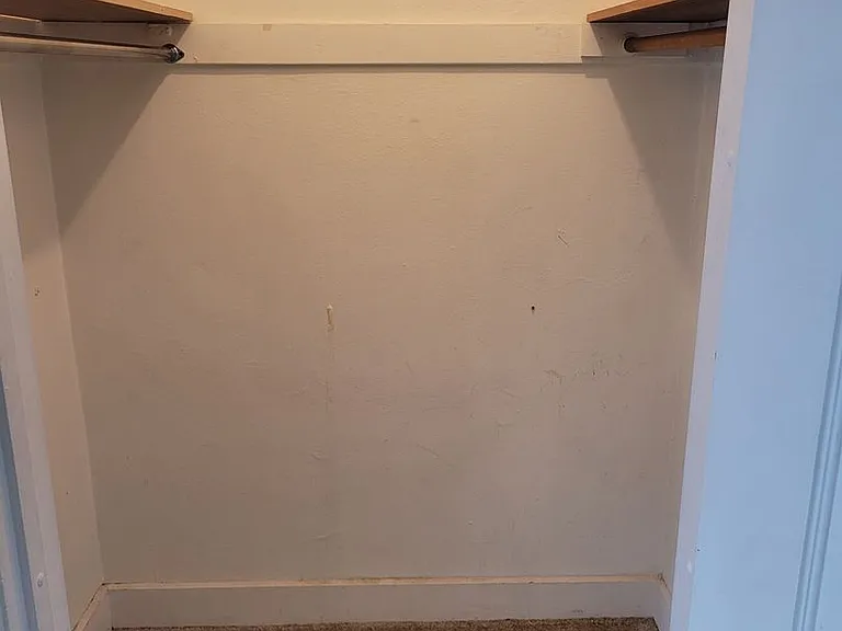 Cass Street Apartments — Photo 39