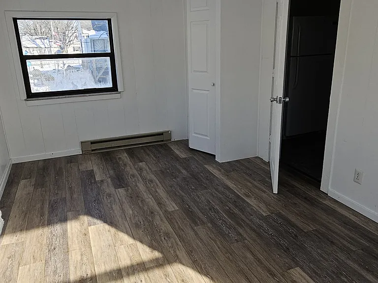 325 Burleigh Ave — Photo 8