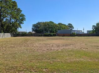 8101 Ford St, Nederland, TX 77627