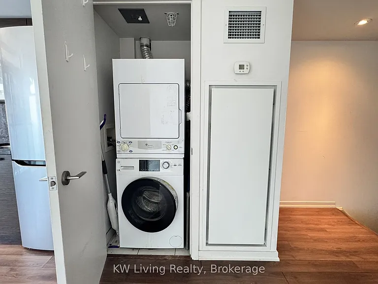 36 Lisgar St #1011E — Photo 8