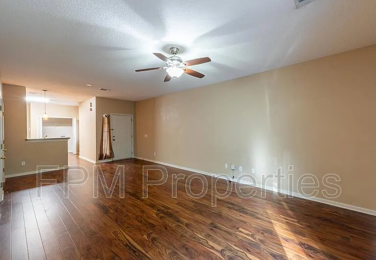 807 Scrub Jay Dr — Photo 9