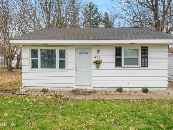 439 N Hayward St, Schoolcraft, MI 49087