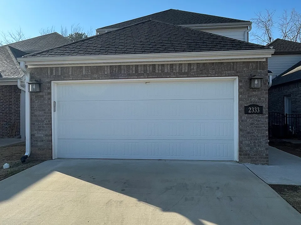 2333 E Amherst Aly
