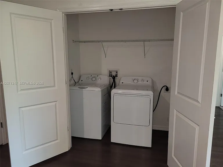 8247 Tanager Sq #301 — Photo 20
