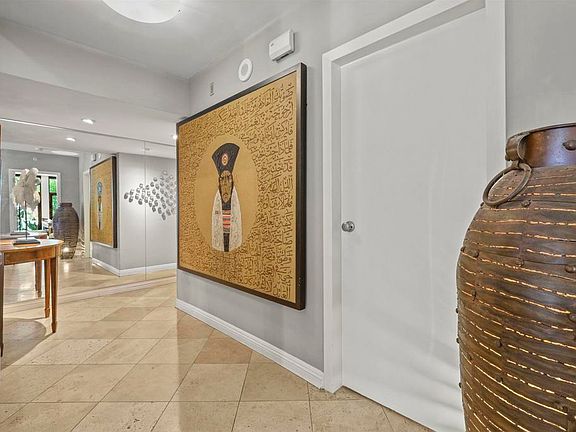 5th image of 500 W Harbor Dr Unit 101