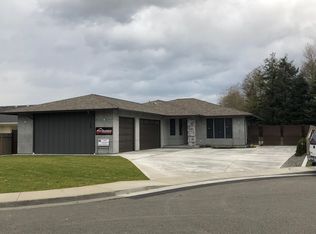 104 Arizzi Ct, Fortuna, CA 95540
