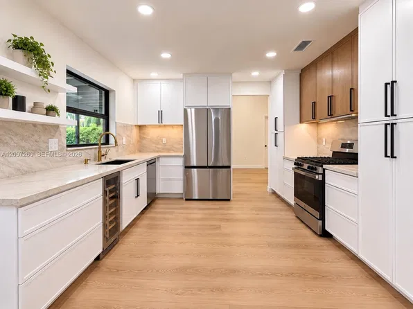 (undisclosed Address), Miami, FL 33156